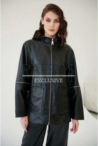 Легкая кожаная куртка черного цвета